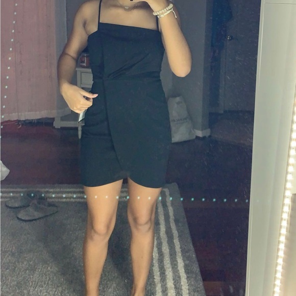 BLACK DRESS - Picture 2 of 4